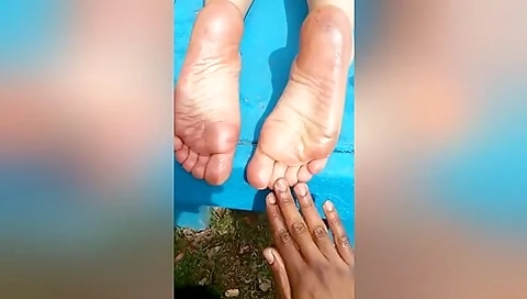 Surprised My Girlfriend By Cumming On Her Oily Dirty Feet Outdoors