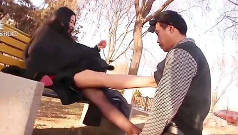 Dominant Chinese Mistress Got Her Mature Feet And Toes Worshipped Perfectly In Public